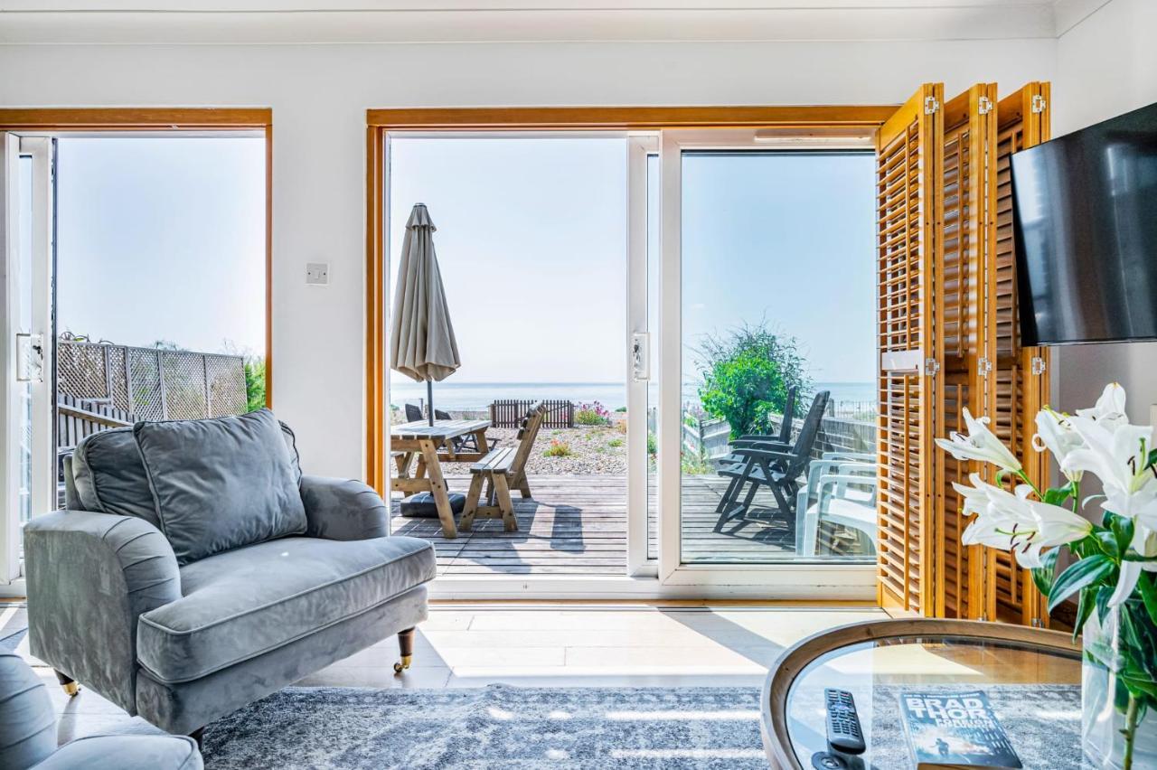 Pebble Paradise Beachfront Family Getaway Певенси Экстерьер фото